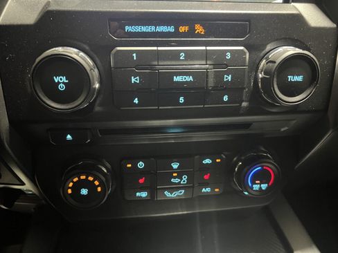Used 2018 Ford F150 XLT w/ Equipment Group 302A Luxury AWD/4WD image 17