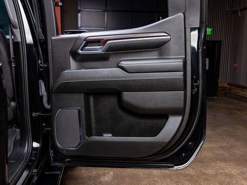 Used 2024 GMC Sierra 1500 SLT w/ SLT Premium Plus Package image 39