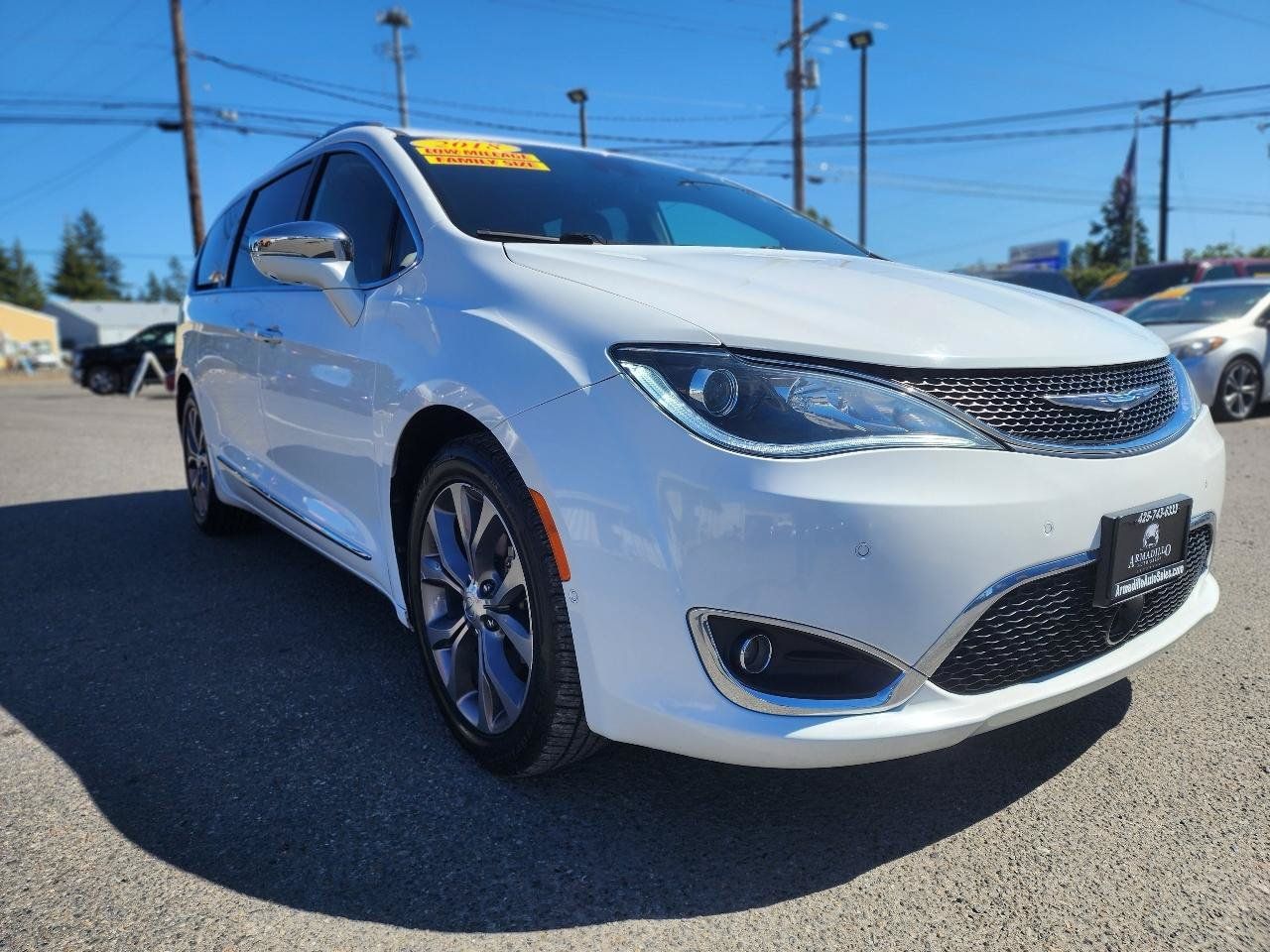 Used 2018 Chrysler Pacifica Limited w/ Advanced Safetytec Group FWD image 3