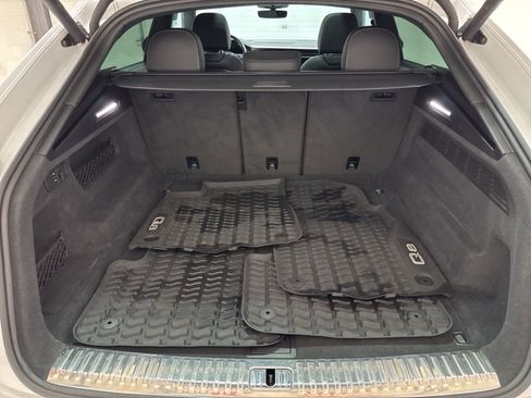 Used 2019 Audi Q8 Prestige w/ Adaptive Chassis Package image 44