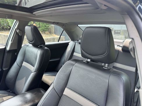 Used 2014 Toyota Camry SE FWD image 16