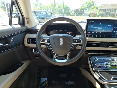 Certified 2022 Lincoln Nautilus Reserve AWD/4WD image 15