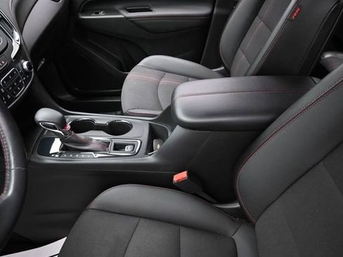 Used 2022 Chevrolet Equinox RS w/ LPO, Floor Liner Package FWD image 25