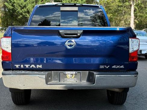 Used 2017 Nissan Titan SV image 3