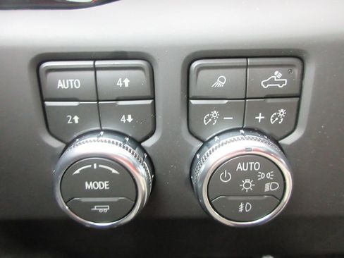 New 2026 GMC Sierra 2500 AT4 w/ AT4 Premium Plus Package AWD/4WD image 17