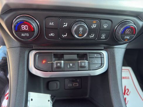 Used 2021 GMC Acadia SLT w/ Technology Package image 19