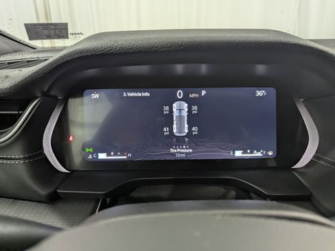 New 2025 Jeep Grand Cherokee Altitude image 17