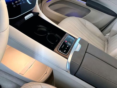 Used 2023 Mercedes-Benz EQS 580 4MATIC SUV image 17