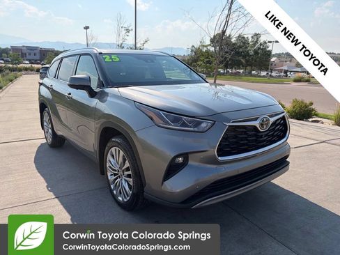 Used 2026 Toyota Highlander Platinum AWD/4WD image 1