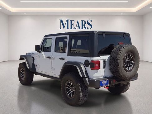 Used 2024 Jeep Wrangler Unlimited Rubicon w/ XTREMEE 35" Tire Package AWD/4WD image 3