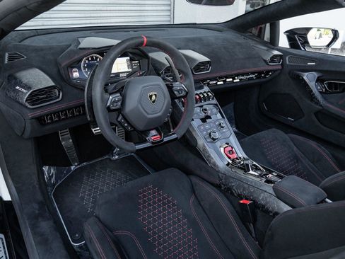 Used 2018 Lamborghini Huracan Performante image 24