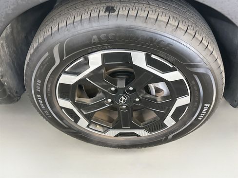 Used 2025 Hyundai Santa Fe SEL image 11