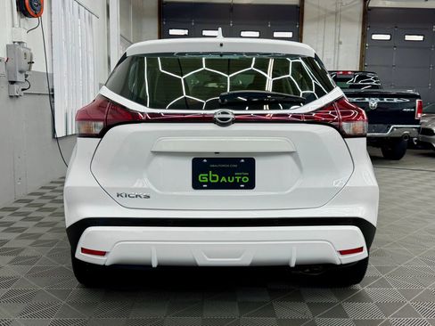 Used 2023 Nissan Kicks S image 3