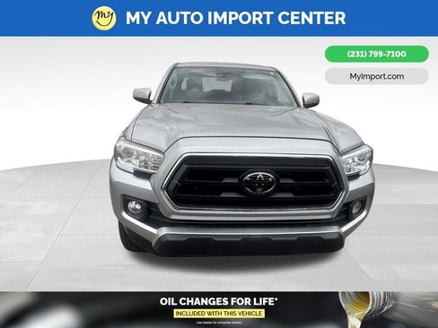 Certified 2022 Toyota Tacoma SR5 w/ Technology Package AWD/4WD image 2