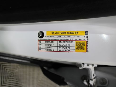 Used 2023 Chevrolet Traverse LT FWD image 39