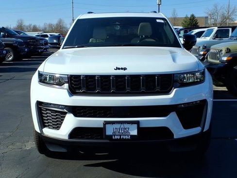 New 2026 Jeep Grand Cherokee L Limited w/ Limited Altitude Package AWD/4WD image 24