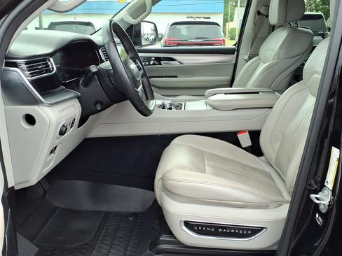 Used 2023 Jeep Grand Wagoneer 4WD image 12