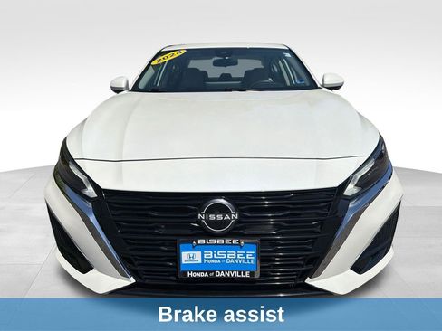 Used 2024 Nissan Altima 2.5 SL FWD image 11