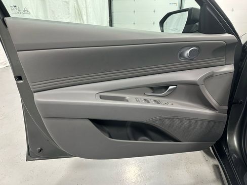 Used 2025 Hyundai Elantra SEL image 8
