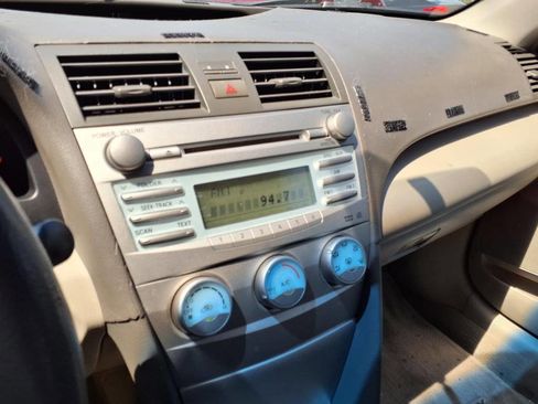 Used 2009 Toyota Camry LE image 16