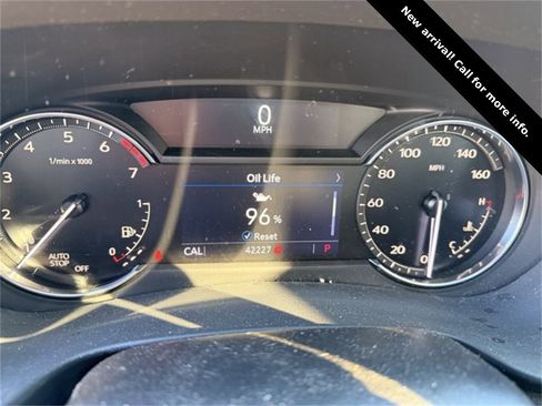 Used 2022 Cadillac XT4 Luxury w/ Cold Weather Package image 8