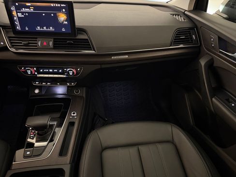 Certified 2025 Audi Q5 2.0T Premium w/ Convenience Plus Package AWD/4WD image 28