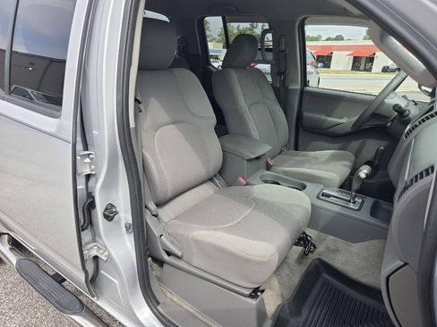 Used 2012 Nissan Frontier S AWD/4WD image 12