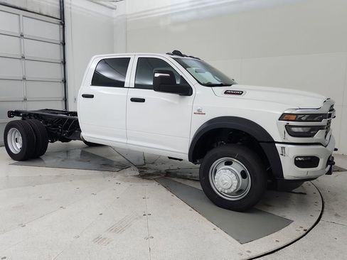 New 2026 RAM 4500 Tradesman w/ Chrome Appearance Group image 2