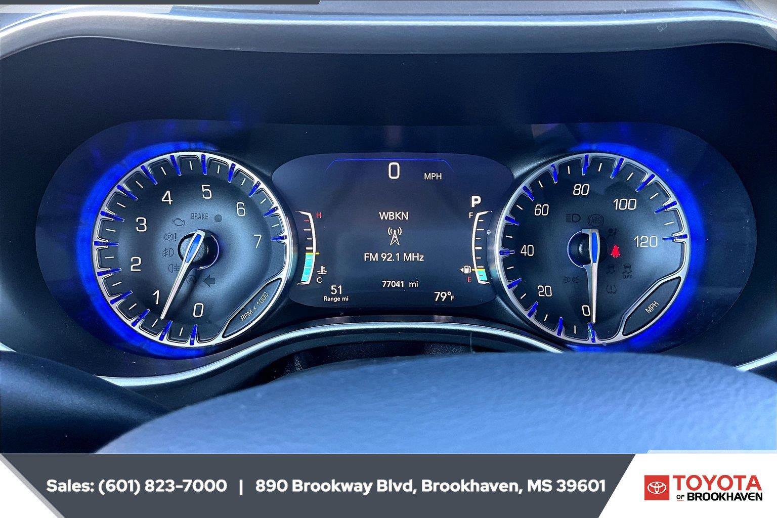 Used 2024 Chrysler Pacifica Touring-L FWD image 14