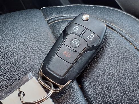 Used 2022 Ford F250 Lariat w/ Chrome Package image 13