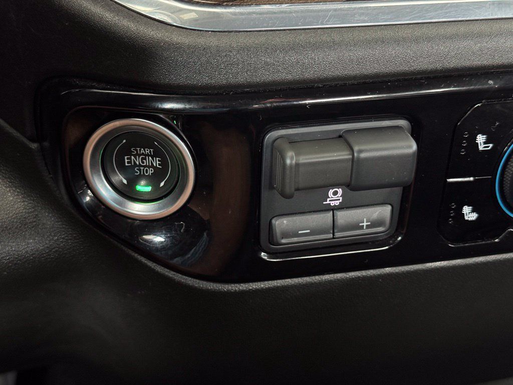 Used 2025 Chevrolet Silverado 1500 LT RWD image 34