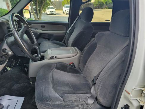 Used 2000 Chevrolet Tahoe LS w/ LS Preferred Equipment Group AWD/4WD image 31