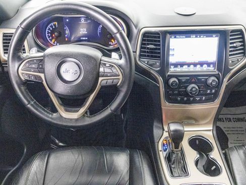 Used 2017 Jeep Grand Cherokee Limited image 23