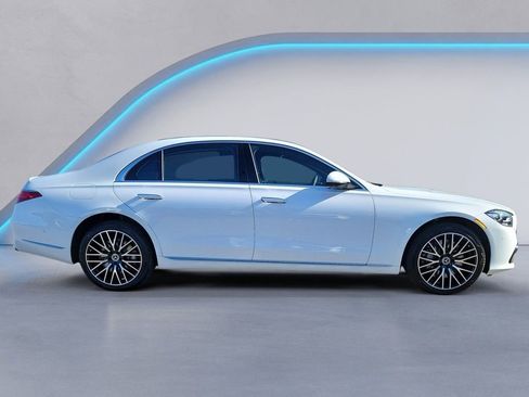 New 2025 Mercedes-Benz S 580 4MATIC Sedan image 2