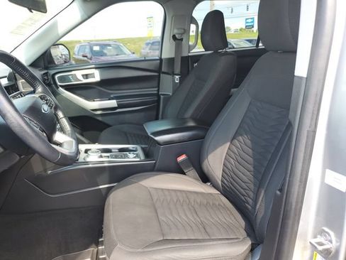 Used 2021 Ford Explorer XLT AWD/4WD image 28