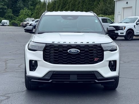 Used 2026 Ford Explorer ST AWD/4WD image 3