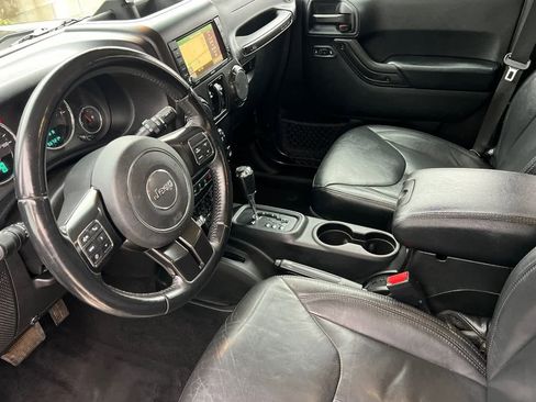 Used 2017 Jeep Wrangler Unlimited Sahara image 12