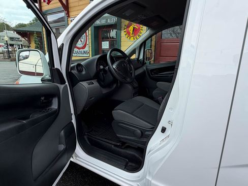 Used 2020 Nissan NV200 SV FWD image 12