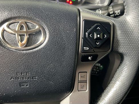 Used 2022 Toyota 4Runner Limited AWD/4WD image 19