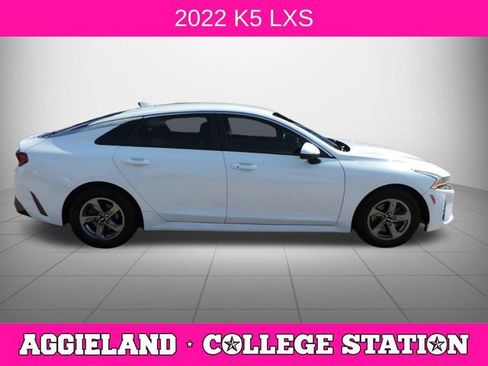 Used 2022 Kia K5 LXS FWD image 2