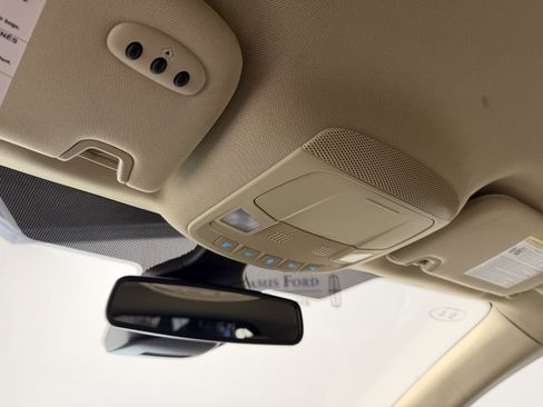 Used 2024 Ford Edge SEL w/ Convenience Package image 5