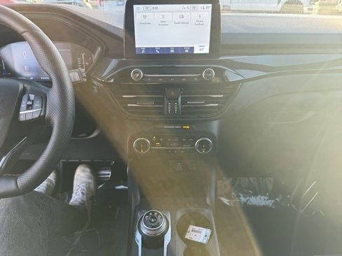 Used 2024 Ford Escape ST-Line image 16