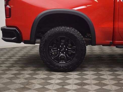 Used 2023 Chevrolet Silverado 1500 ZR2 image 32