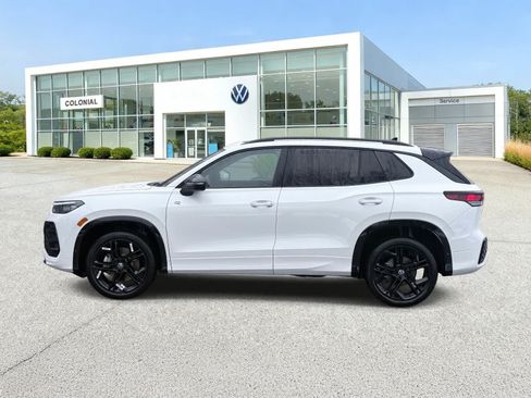 New 2026 Volkswagen Tiguan SE R-Line AWD/4WD image 2