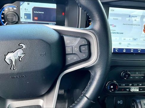 Used 2024 Ford Bronco Badlands image 12