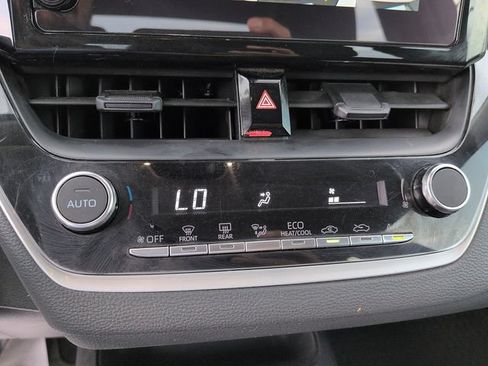 Certified 2025 Toyota Corolla LE FWD image 23