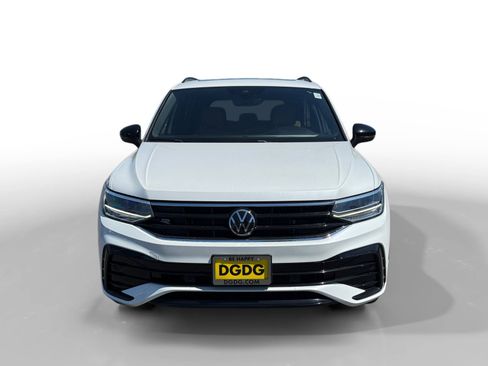 Used 2023 Volkswagen Tiguan SE R-Line FWD image 8