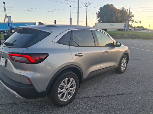 Certified 2023 Ford Escape Active w/ Tech Pack #1 FWD image 3
