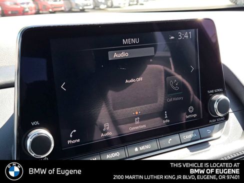Used 2022 Nissan Rogue SV AWD/4WD image 29
