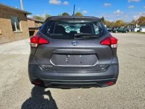 Used 2019 Nissan Kicks SV FWD image 7